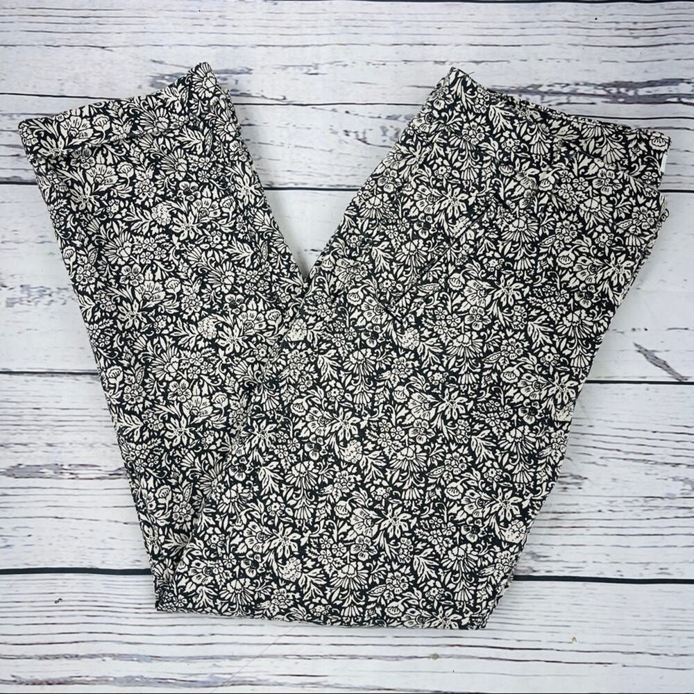 Ann Taylor LOFT cuffed capris zipper pockets